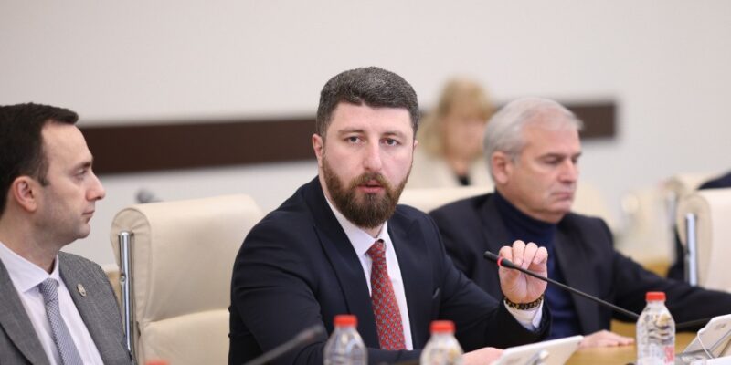 gorduladze e1740997849252 новости Арчил Гордуладзе, газеты, Грузинская мечта, закон о вещании, закон о СМИ в Грузии
