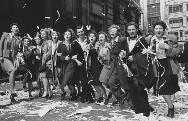 VE Day в Лондоне, 8 мая 1945 год