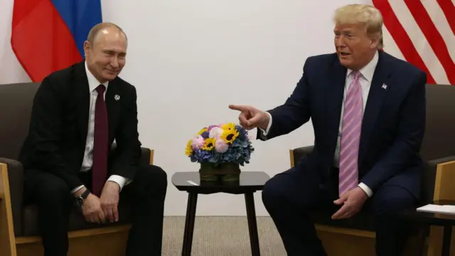 Владимир Путин и Дональд Трамп на встрече в 2019 году.