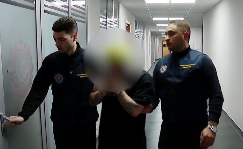 За хранение наркотиков в особо крупном размере задержаны 4 человека, среди них граждане Иордании и РФ