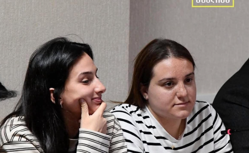 Суд оштрафовал представительниц пресс-служб оппозиционных партий