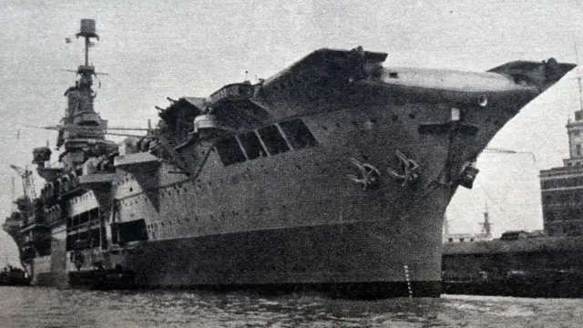 «Арк Роял» у пристани в 1939 году 