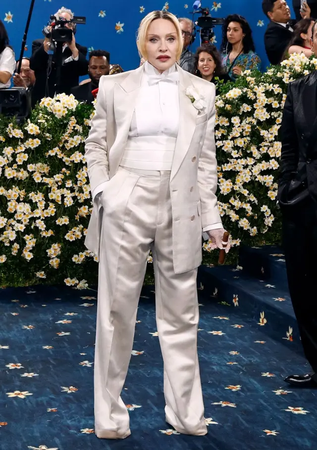 Певица Мадонна на гала-вечере 2025 Met Gala «Superfine: Tailoring Black Style» в Метрополитен-музее 05 мая 2025 года (Нью-Йорк, США) 