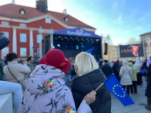 День Победы и День Европы. Как в Нарве отмечали 9 мая 6 Слушатели концерта в честь дня Европы