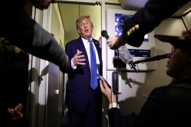 Дональд Трамп на борту Air Force One