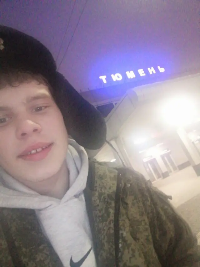 Виталий Иванов у вокзала