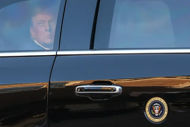 Трамп в машине