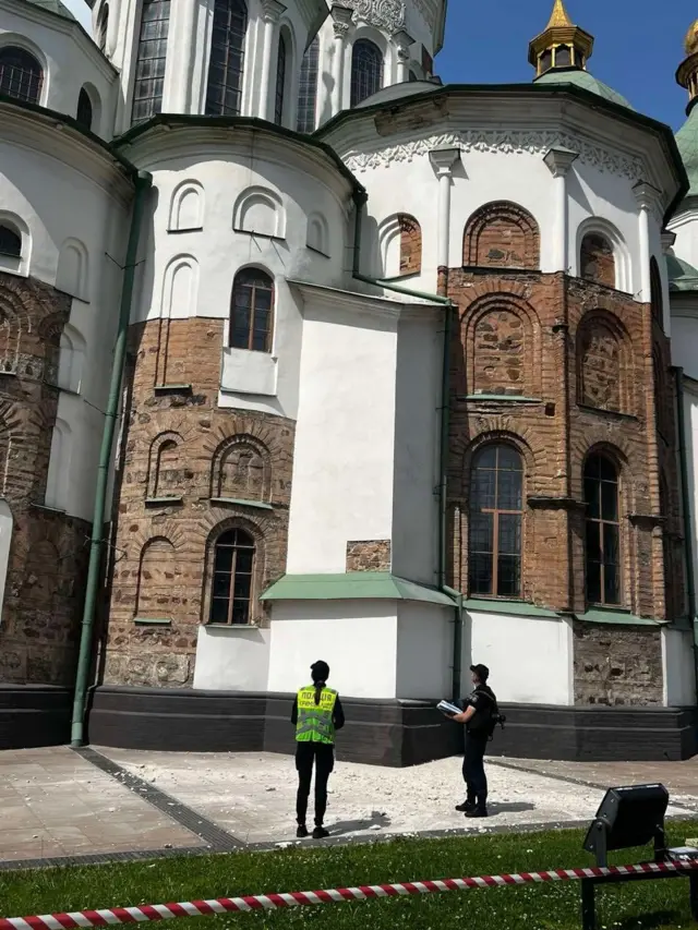 Софийский собор в Киеве не получил заметных повреждений, судя по фото, опубликованным министром культуры Украины