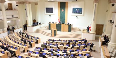 parlament gruzii политика Грузинская мечта, донор НПО, закон о грантах, образование
