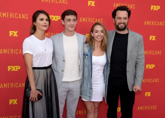 Актеры сериала «Американцы» Кери Рассел, Кейдрих Селлати, Холли Тейлор и Мэттью Рис
