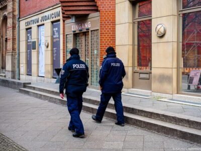 70912186 403 Deutsche Welle евреи