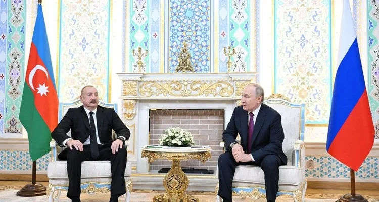 Путин признал вину за смертельную авиакатастрофу перед Алиевым на неловкой пресс-конференции 1 1760011736 de20e121eda0ca3e8e0b737e2770a941 1 новости AZAL, OC Media, Владимир Путин, Ильхам Алиев, самолет