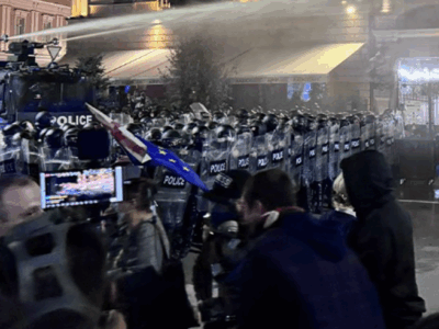 32131 новости акция протеста в тбилиси, президентская резиденция, разгон