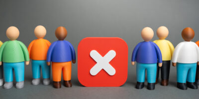 Вычеркнуть оппозицию: как «Грузинская мечта» запрещает конкурентов 3 a group of people and a sign of disagreement refu 2025 10 28 17 45 59 utc экономика «Коалиция за перемены», featured, Грузинская мечта, Единое Национальное Движение, Лело