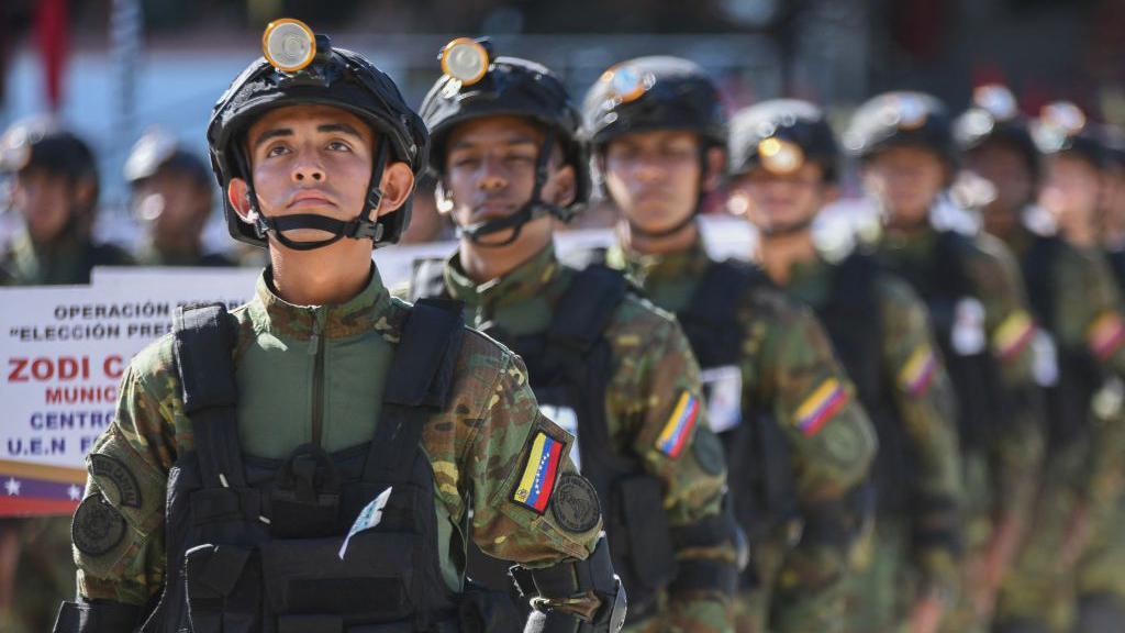 Сможет ли армия Венесуэлы противостоять нападению США? 1 1e7b2440 c4a5 11f0 b1f8 8b57d1c9aaed.jpg Новости BBC Венесуэла