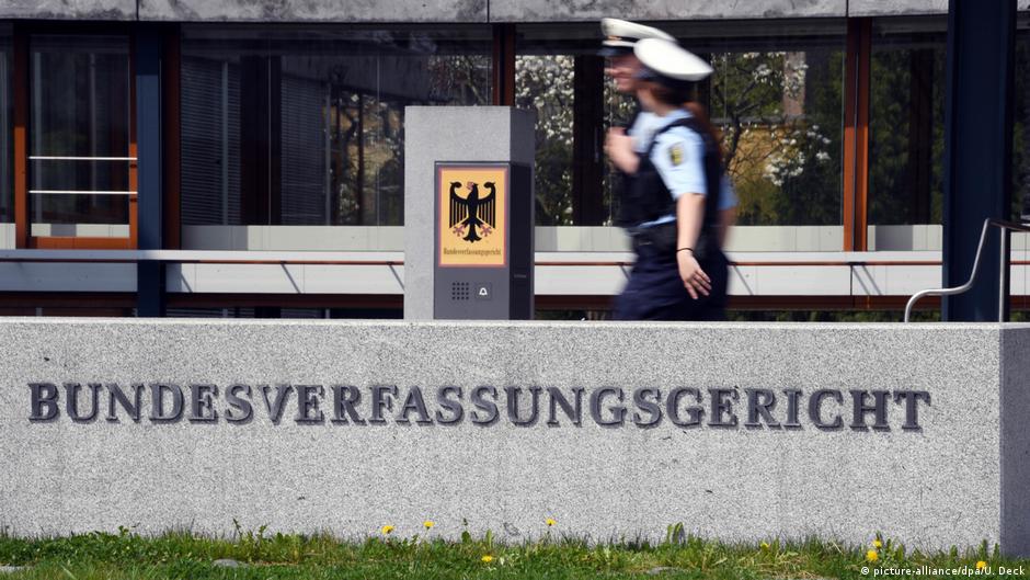 При обыске жилищ подлежащих депортации полиция должна обладать ордером - Суд в ФРГ 1 43684998 403.jpg Deutsche Welle полиция