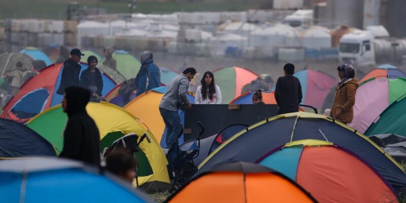 Фактчек DW: большинство беженцев - мусульмане? На самом деле нет 1 52538913 403.jpg Deutsche Welle мусульмане