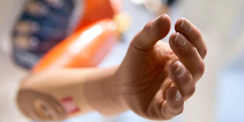 60018899 403.jpg Deutsche Welle протез