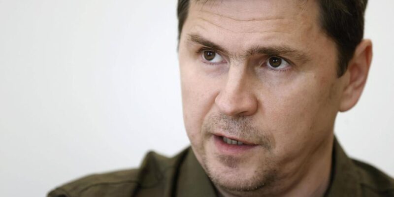 Подоляк: Чувствительные вопросы вынесены из "мирного плана" Трампа в отдельный трек 1 63189841 403.jpg Deutsche Welle Михаил Подоляк