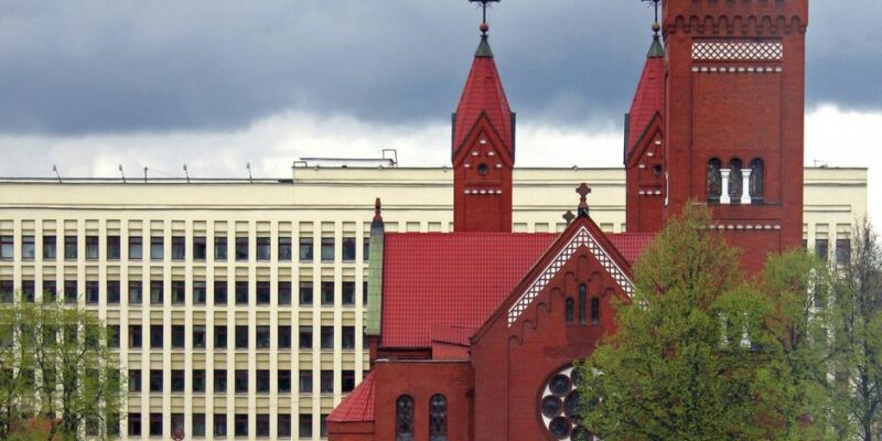 63355127 403.jpg Deutsche Welle Александр Лукашенко, священник