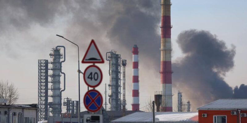 Рязанский НПЗ приостановил работу после атаки дронов 1 68518781 403.jpg Deutsche Welle атака дронов