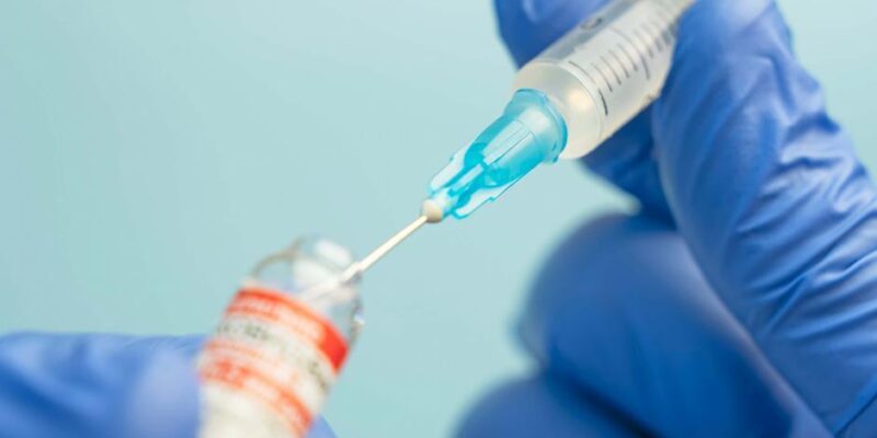 В США назвали вероятной причиной смерти 10 детей прививку от COVID-19 1 68909996 403.jpg Deutsche Welle Covid-19