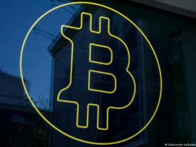 Биткоин рухнул. Что с криптовалютой будет дальше? 2 72430900 403.jpg Deutsche Welle биткоин