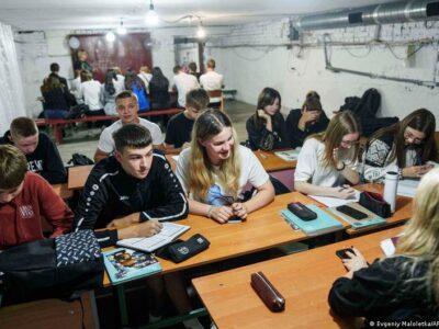 Перемены в школах Киева: почему многие дети выбирают русский язык 2 73847739 403.jpg Deutsche Welle школа