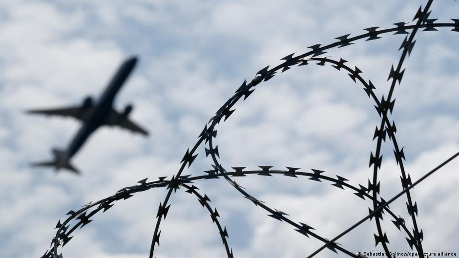 Число депортаций из Германии выросло на 18%, власти хотят ускорить процесс 1 74166389 403.jpg Deutsche Welle депортации из Германии