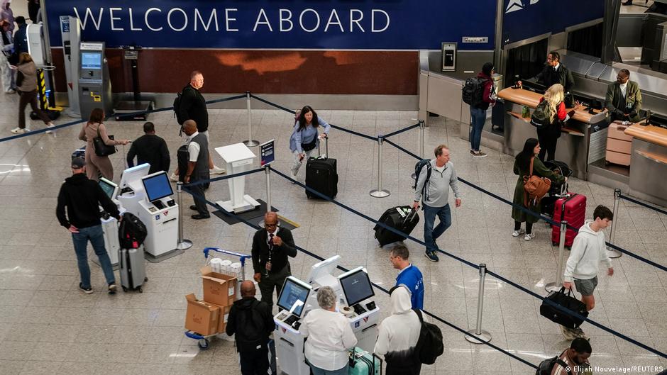 Авиакомпании по всему миру отменили десятки рейсов из-за отзыва самолетов Airbus 1 74646146 403.jpg Deutsche Welle Airbus