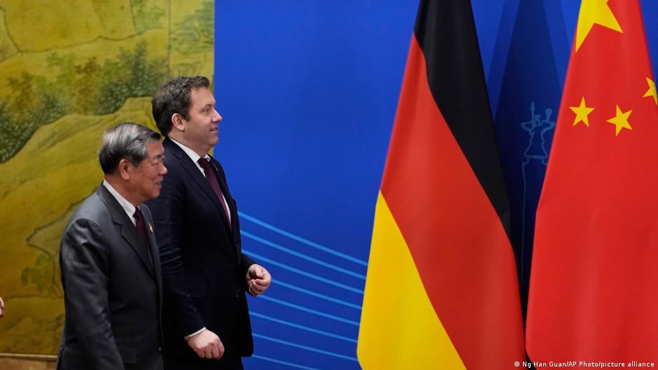 Вице-канцлер ФРГ Клингбайль призвал Китай посредничать в войне в Украине 1 74774440 403.jpg Deutsche Welle Клингбайль