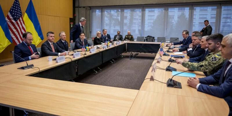 ЕС приветствует прогресс в переговорах о мирном урегулировании в Украине 1 74854532 403.jpg Deutsche Welle Еврокомиссия, мирный план по Украине