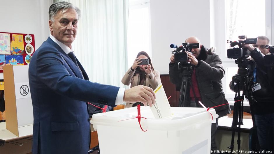 Кандидат от сепаратистов побеждает на досрочных выборах в Республике Сербской 1 74855858 403.jpg Deutsche Welle Сербия