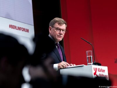 Вадефуль: Амбиции России выходят далеко за пределы Украины 2 74888161 403.jpg Deutsche Welle Йоханн Вадефуль