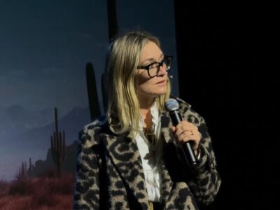 История эмиграции с улыбкой: премьера "Иностранки" в Кишиневе 5 74945755 403.jpg Deutsche Welle Кишинев