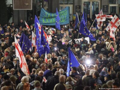 Как в Тбилиси отметили годовщину начала непрерывных проевропейских протестов 7 74947139 403.jpg Deutsche Welle акция протеста в тбилиси