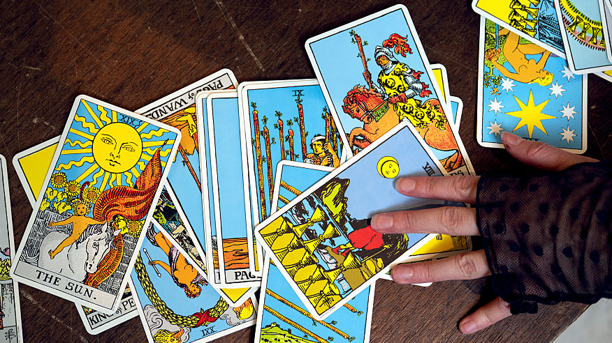 Косплей, карты таро, «Страдающее средневековье». Где российская полиция находит сатанизм? 1 80b46330 cbb5 11f0 b8df 5f3511d2d3ae.png Новости BBC сатанизм