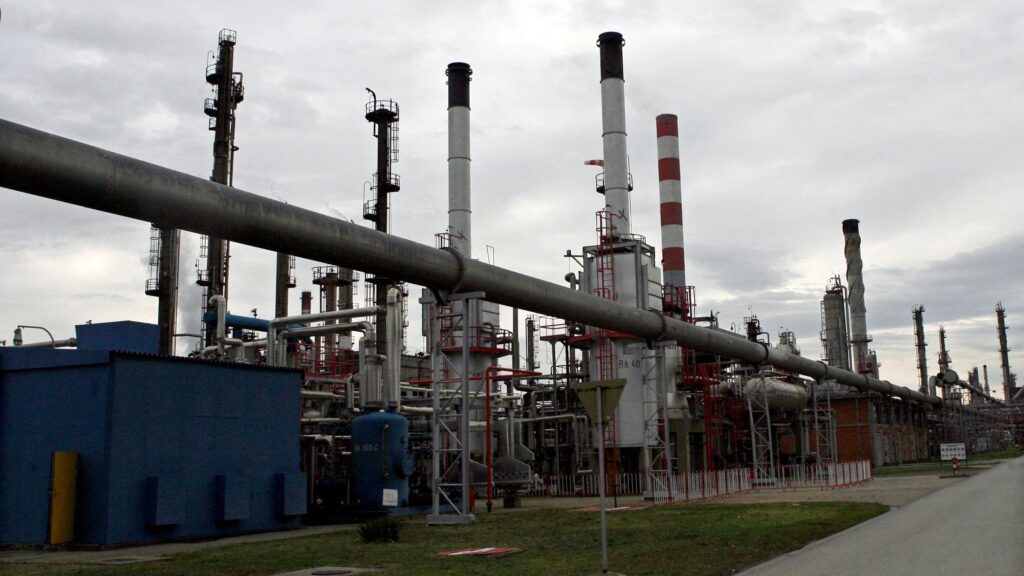 Единственный сербский НПЗ приостановил работу из-за санкций США. Вучич дал Москве 50 дней на продажу доли в предприятии 1 8886f330 c9e3 11f0 993d ed000479df42.jpg Новости BBC НПЗ