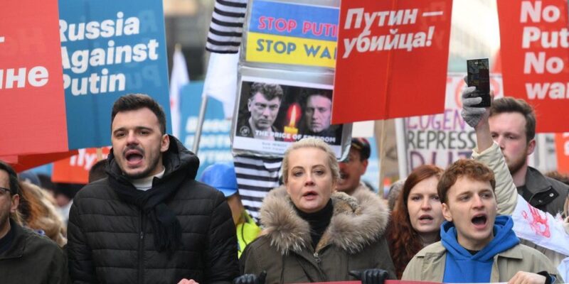 «Весь иконостас путинских наград». Российский суд объявил ФБК террористами — что это значит? 1 94bac110 c9eb 11f0 bd31 8fd3ec515046.jpg Новости BBC ФБК