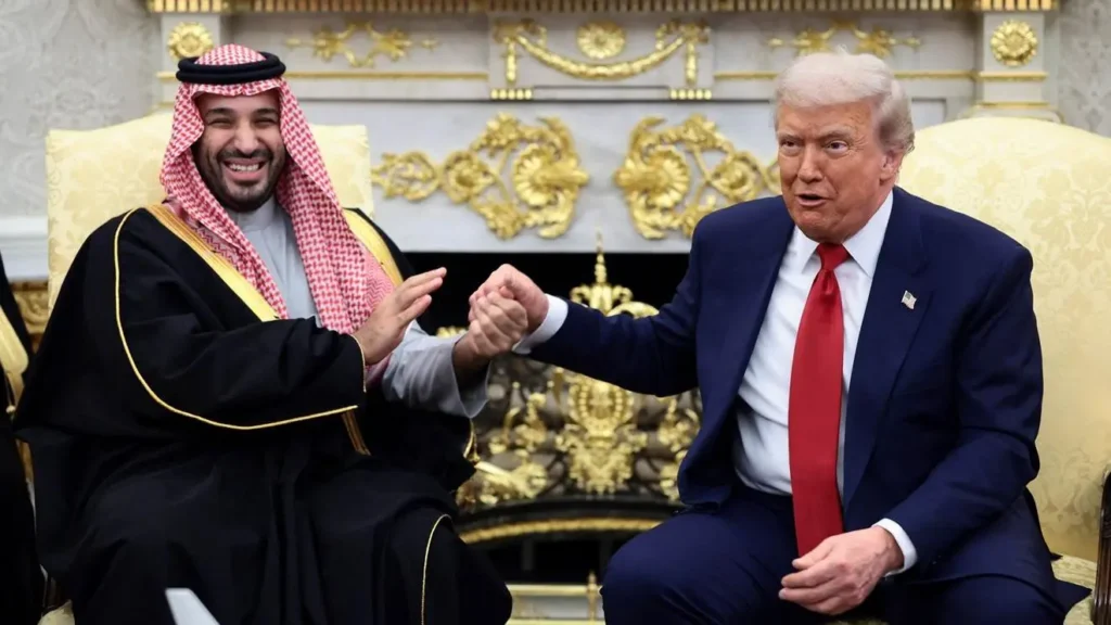 «Всякое бывает»: Трамп вступился за наследного принца Саудовской Аравии после вопроса о политическом убийстве с расчленением 3 b92b8d20 c4b1 11f0 8c48 511217f39719.jpg.webp Новости BBC Дональд Трамп