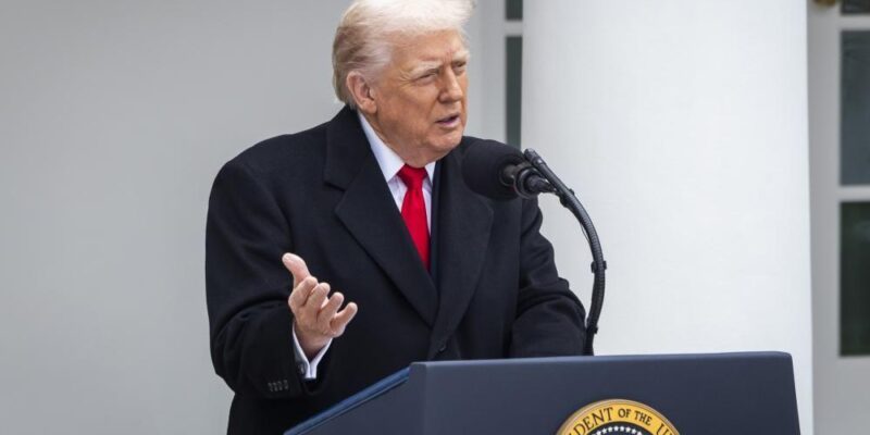 Суд в штате Джорджия снял с Трампа обвинения во вмешательстве в президентские выборы 2020 года 1 ce7469f0 cae6 11f0 8c06 f5d460985095.jpg Новости BBC Дональд Трамп