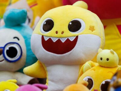 «Акуленок ту-ру-ру-ру». Как из 90-секундного детского ролика вырос 400-миллионный бизнес 6 dd0cdb40 c4d9 11f0 a82a 7dfcc8b18fe0.jpg Новости BBC бизнес