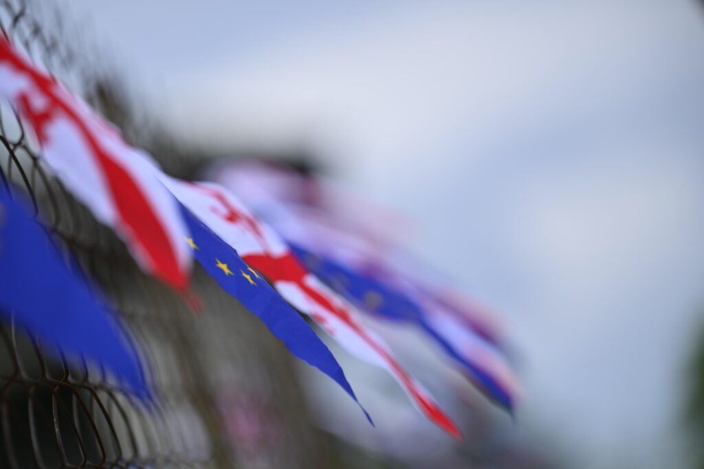 Доклад Еврокомиссии о расширении: Грузия - "беспрецедентный откат" 1 eu geo gruzia evropa новости Грузинская мечта, Грузия-ЕС, откат демократии, отчет Еврокомиссии по Грузии