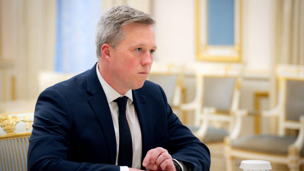 Представитель Трампа Дрисколл обсуждает мирный план в Абу-Даби с Россией и Украиной. Что известно 1 fb6abc70 c9e7 11f0 993d ed000479df42 3.jpg 3 Новости BBC Дэниел Дрисколл