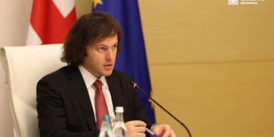 Премьер - об Eagle Hills: утверждение об "арабизации страны" - ложь, берем ответственность за интересы страны 8 kobaxidze kkkk irakli e1763279943281 политика Eagle Hills, Грузия-ОАЭ, инвестиция, Ираклий Кобахидзе, премьер Грузии