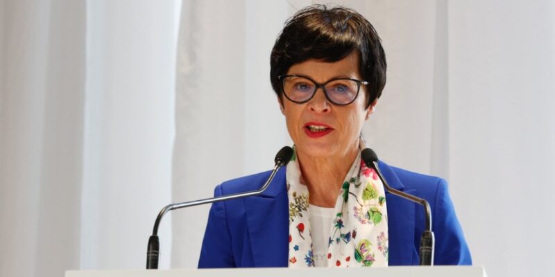 Еврокомиссар: "Правительство Грузии, вы не ведете свой народ в ЕС" 1 kos marta e1762267386528 новости Грузинская мечта, Грузия-Еврокомиссия, Грузия-ЕС, Марта Кос