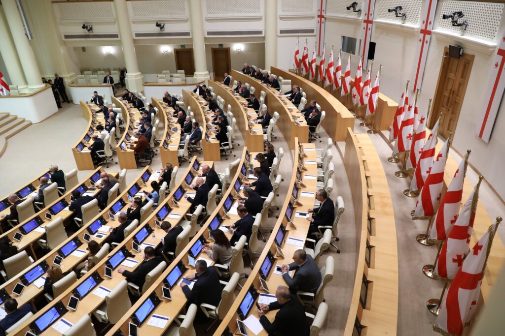 parlament.jpg 2 новости голосование для эмигрантов, Грузинская мечта, законопроект, Избирательный кодекс, парламентские выборы в Грузии, ценз оседлости