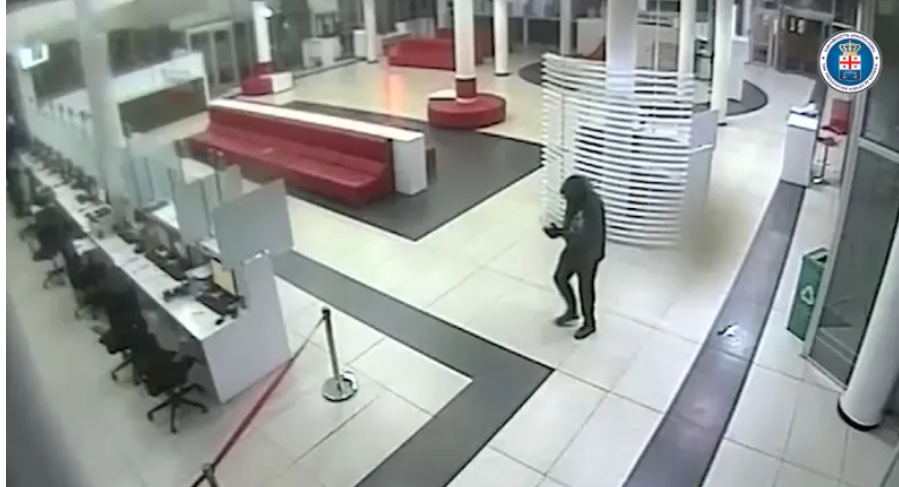 Прокуратура: Элисашвили с помощью молотка разбил стекло внешнего фасада здания канцелярии суда 1 screenshot 2025 11 30 193229 новости Алеко Элисашвили, Прокуратура Грузии, терроризм