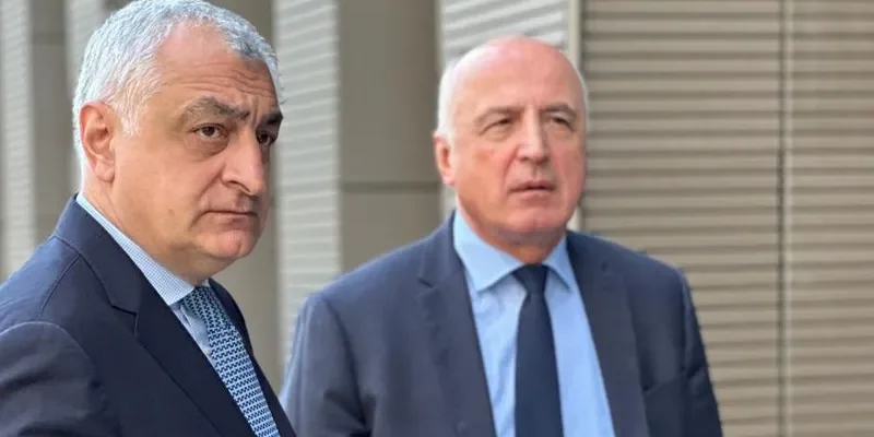 Суд назначил залог в размере одного миллиона лари лидерам «Лело – Сильная Грузия» 1 xazaradze japaridze новости Бадри Джапаридзе, грузинская оппозиция, залог, Мамука Хазарадзе, тбилисский городской суд