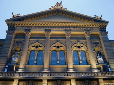 Швейцария присоединилась к 19-му пакету санкций ЕС против России 4 18790183 403.jpg Deutsche Welle санкции против России